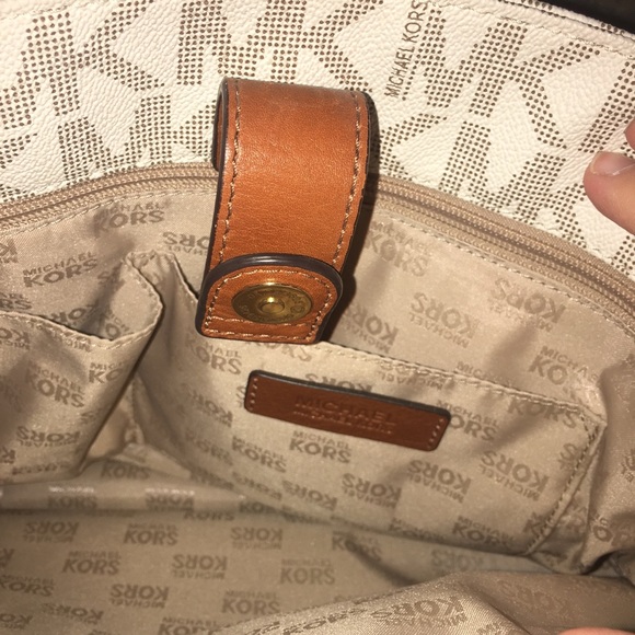 Michael Kors Purse AUTHENTIC - Picture 6 of 8